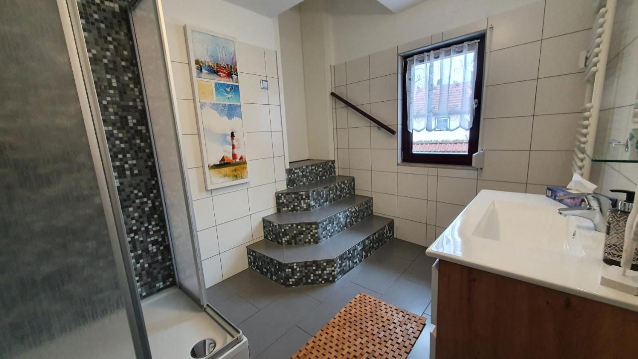 Gaestezimmer & Ferienwohnungen Thon Herbsleben Exteriér fotografie