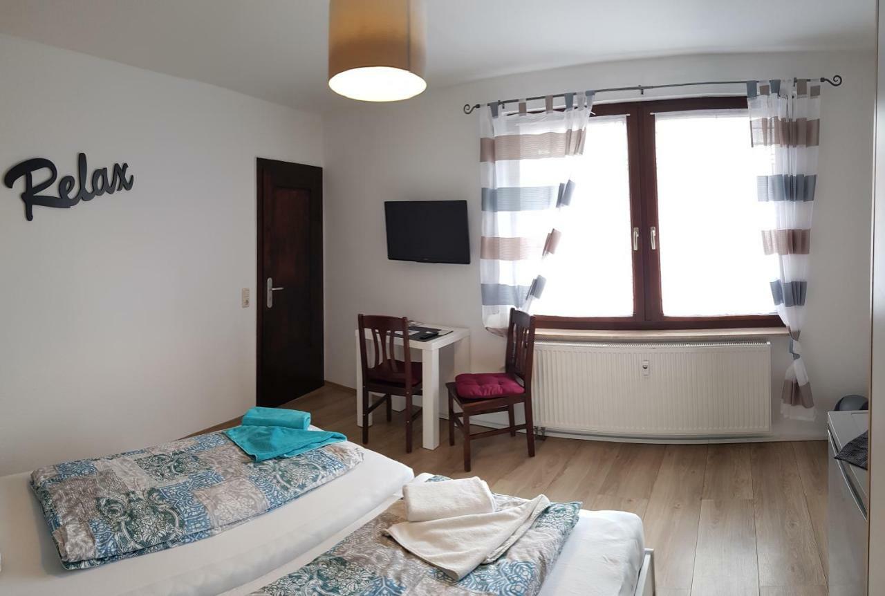 Gaestezimmer & Ferienwohnungen Thon Herbsleben Exteriér fotografie